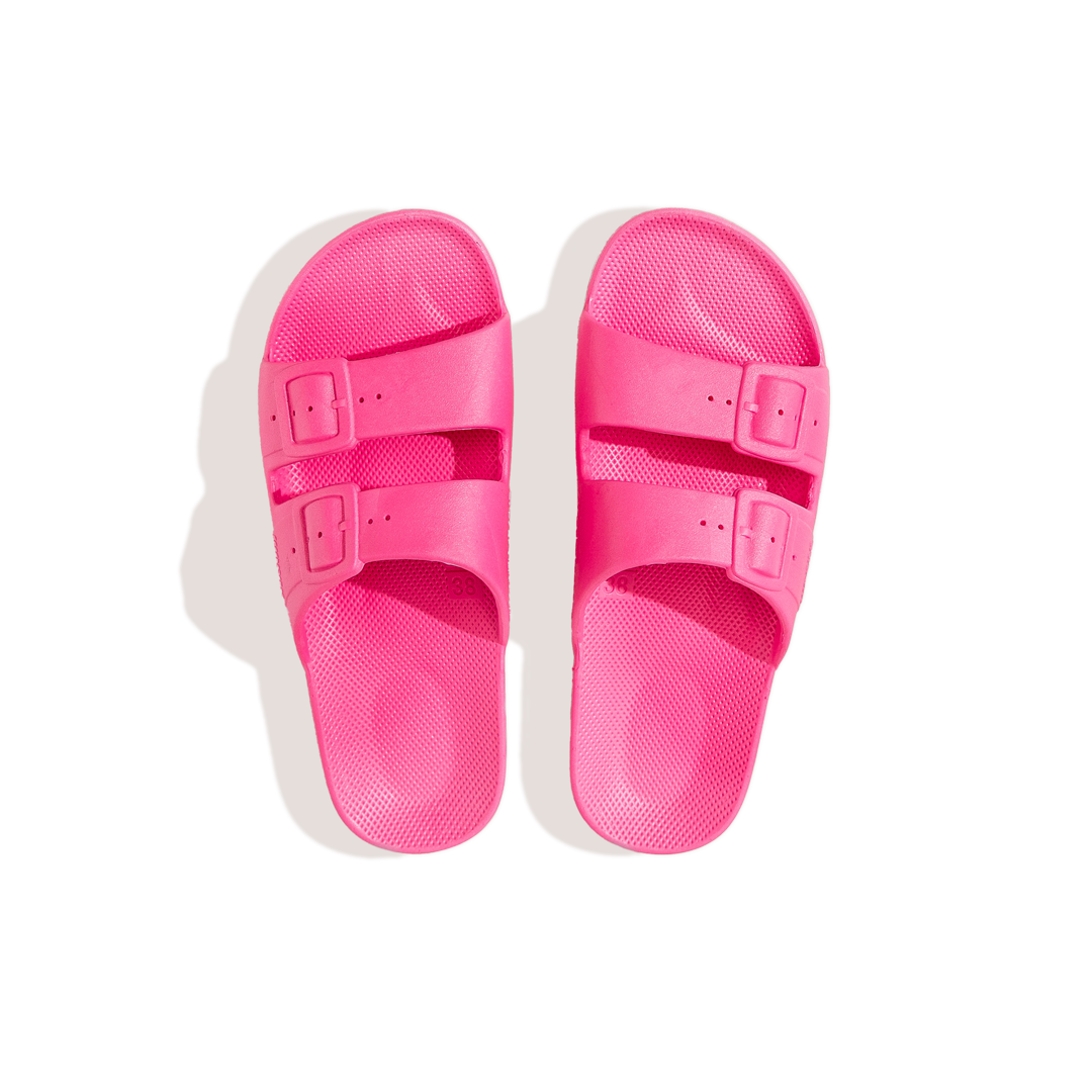 Freedom Moses waterproof fixed buckle Slides sandals in Bazooka bold fuchsia pink at Inner Beach Co, Toronto, Ontario, Canada