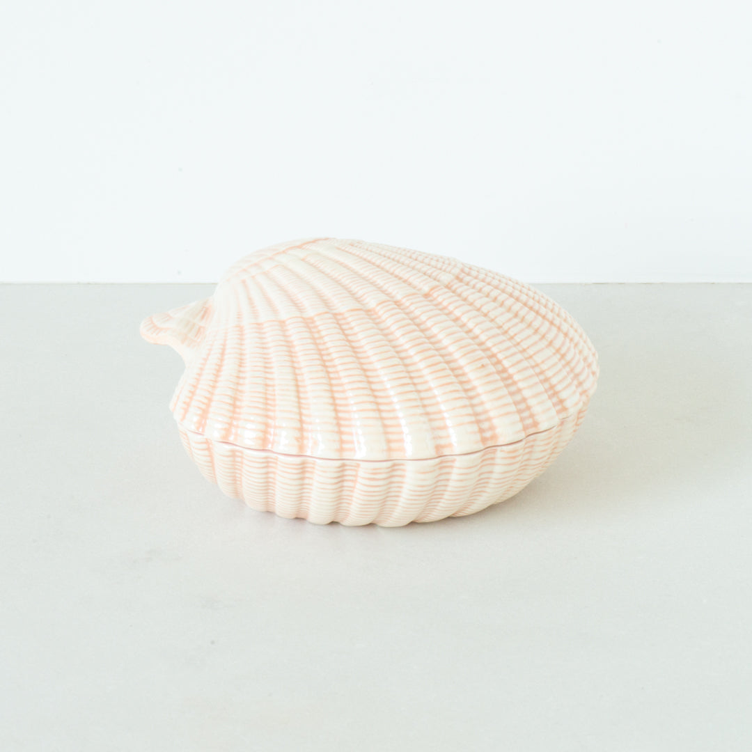 Clam Shell Dish with Lid
