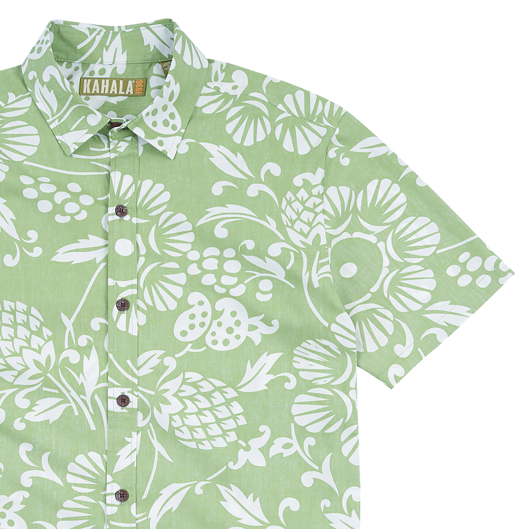 Pocket and sleeve detail of Kahala Men's Aloha Shirt Duke's Pareo design in Wasabi colour at Inner Beach Co, Toronto, Canada